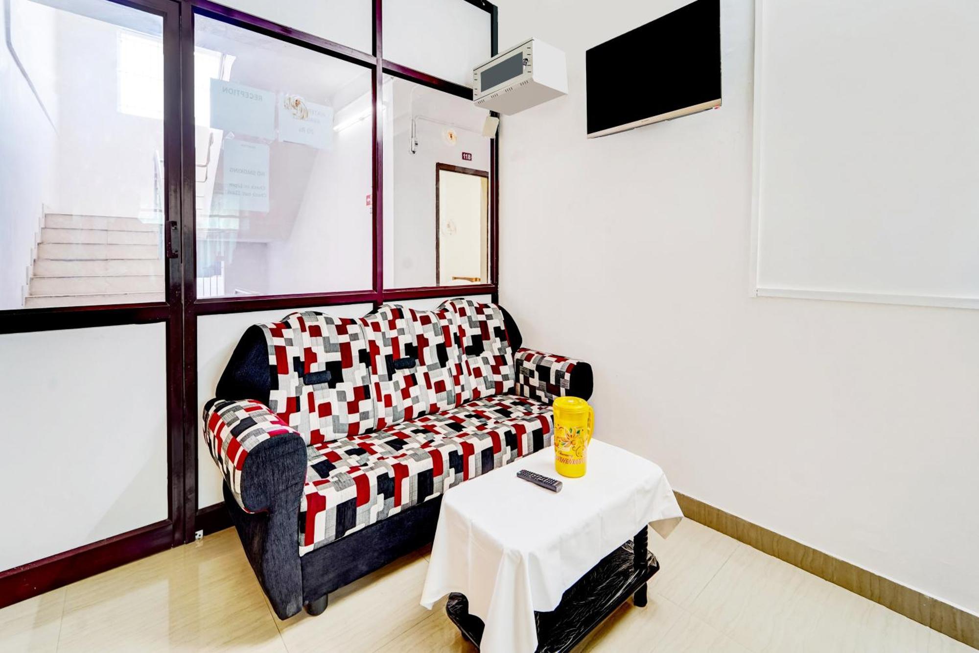 Super Hotel O Okkilipalayam Coimbatore Buitenkant foto